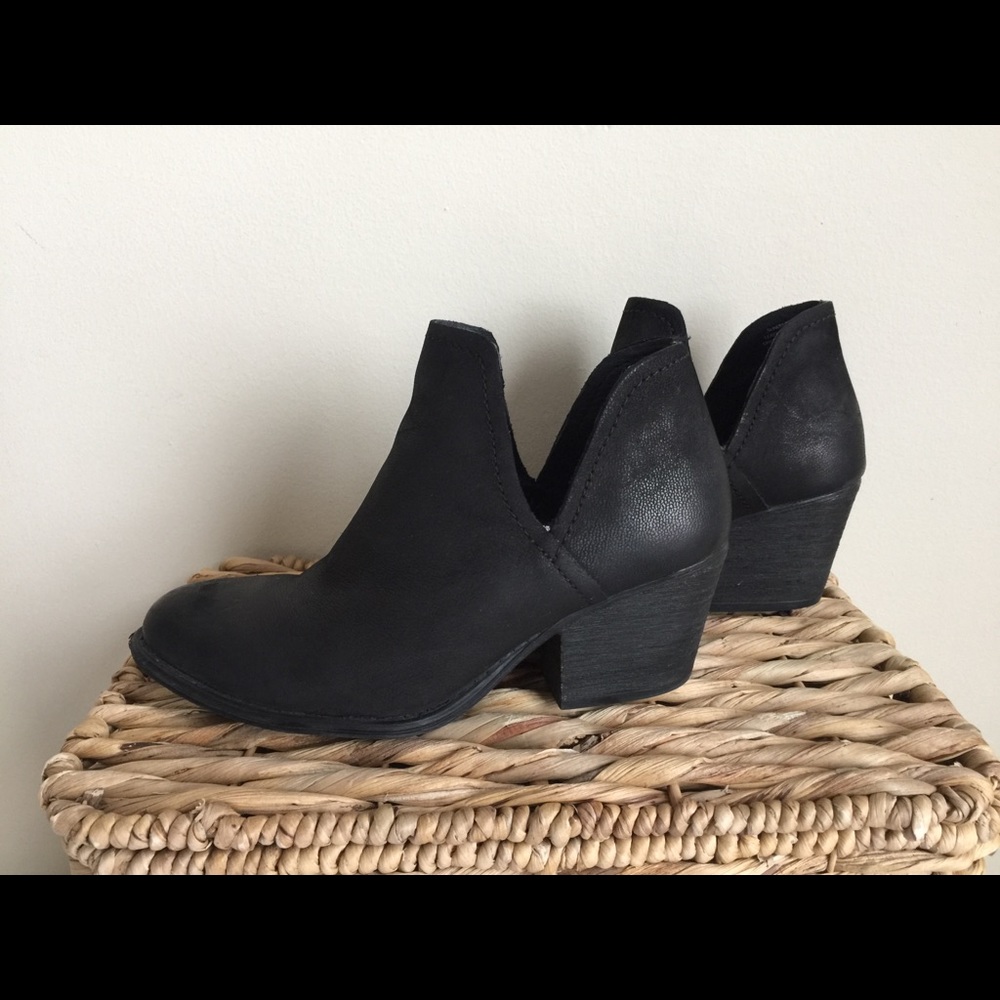Steve Madden Casual Black Ankle Boots (size 6)